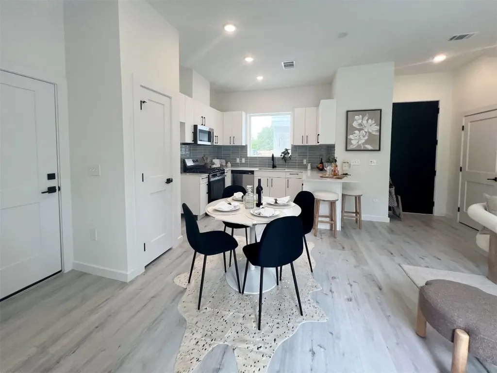 401 North Bluff 16101 Austin TX 78745