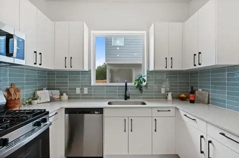 401 North Bluff 16101 Austin TX 78745