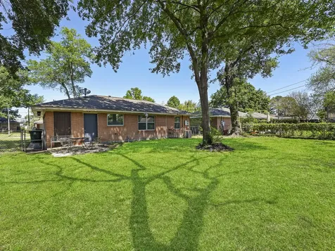 1115 W 31st Street Houston TX 77018