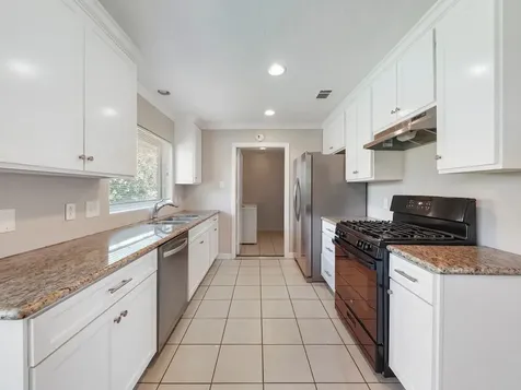 1115 W 31st Street Houston TX 77018