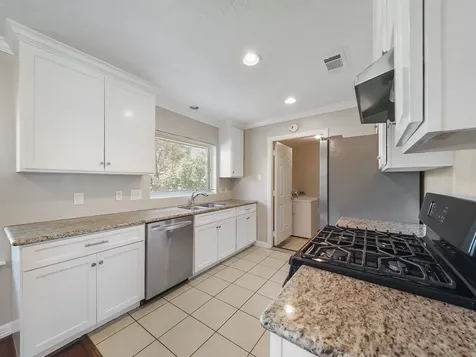 1115 W 31st Street Houston TX 77018
