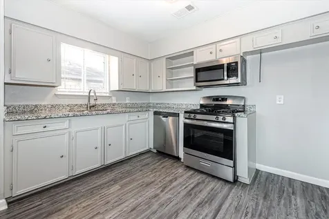 5106 Tavenor Lane Houston TX 77048