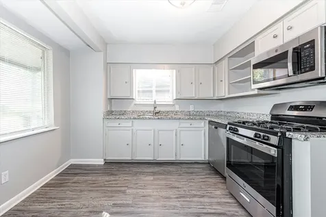 5106 Tavenor Lane Houston TX 77048