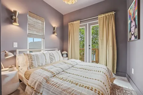 2622 Avenue M 1/2 Galveston TX 77550