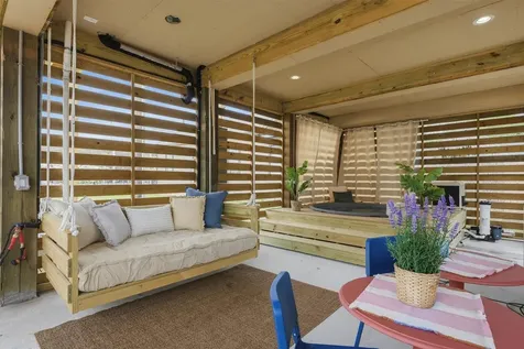 2622 Avenue M 1/2 Galveston TX 77550