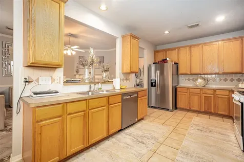 1631 Crescent Shores Lane Pasadena TX 77586