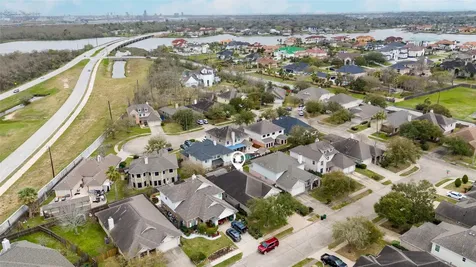 1631 Crescent Shores Lane Pasadena TX 77586