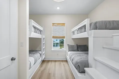 4042 Miramar Court Galveston TX 77554