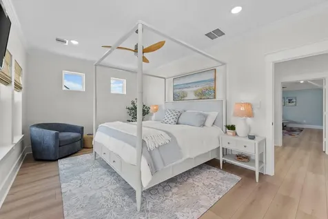4042 Miramar Court Galveston TX 77554