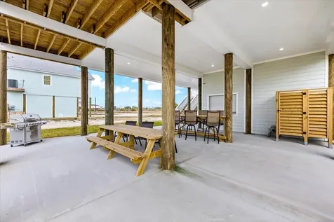 4042 Miramar Court Galveston TX 77554