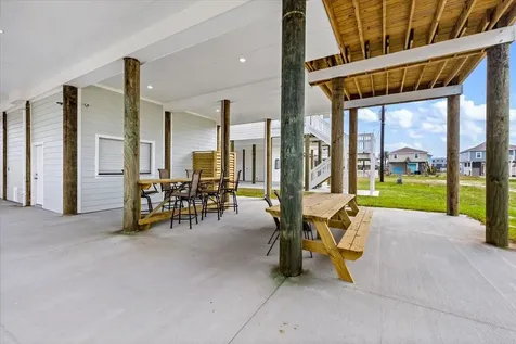 4042 Miramar Court Galveston TX 77554