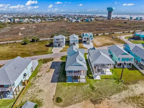 4042 Miramar Court Galveston TX 77554