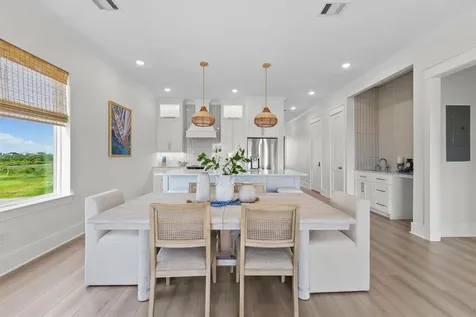 4042 Miramar Court Galveston TX 77554