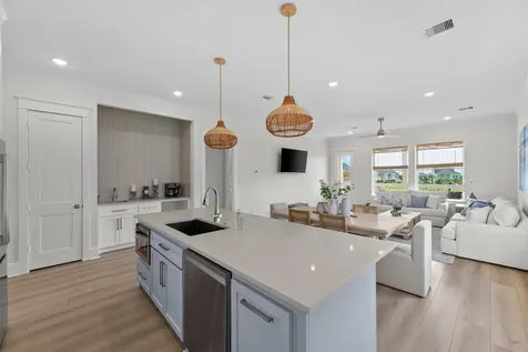 4042 Miramar Court Galveston TX 77554