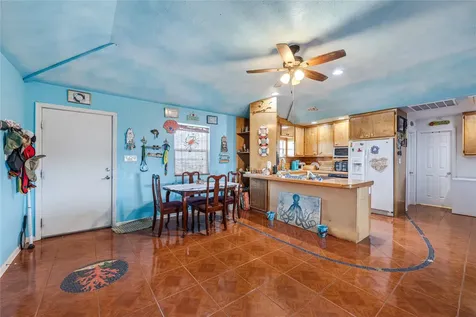 1495 Mabry Street Gilchrist TX 77617