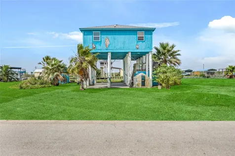 1495 Mabry Street Gilchrist TX 77617