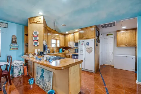 1495 Mabry Street Gilchrist TX 77617