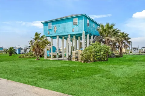 1495 Mabry Street Gilchrist TX 77617