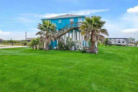 1495 Mabry Street Gilchrist TX 77617