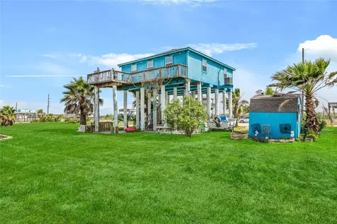 1495 Mabry Street Gilchrist TX 77617
