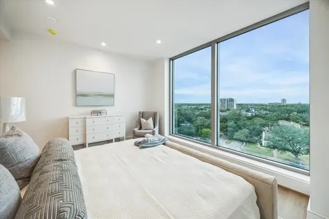 5656 San Felipe Street 906 Houston TX 77056