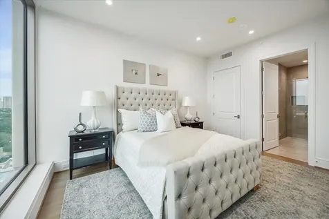 5656 San Felipe Street 906 Houston TX 77056