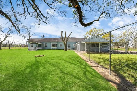 7018 Railroad Street Wallis TX 77485