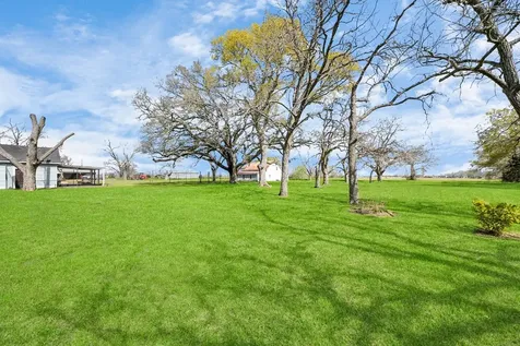 7018 Railroad Street Wallis TX 77485