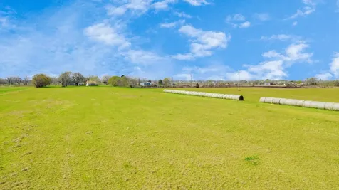 7018 Railroad Street Wallis TX 77485