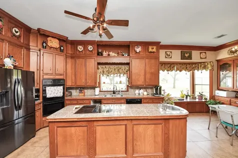7018 Railroad Street Wallis TX 77485