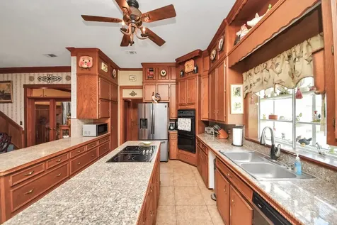 7018 Railroad Street Wallis TX 77485