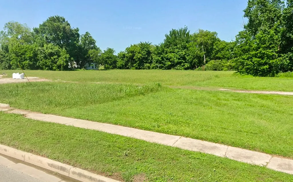 1501 S La Salle Street Navasota TX 77868