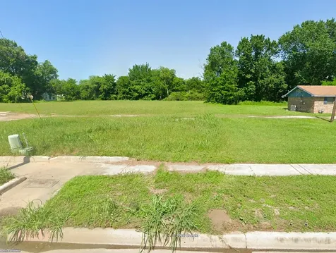 1501 S La Salle Street Navasota TX 77868