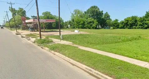 1501 S La Salle Street Navasota TX 77868