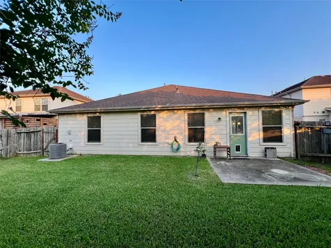 16750 Bending Creek Lane Friendswood TX 77546