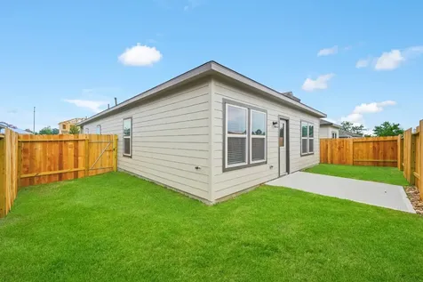 1887 Redwood Lane Dayton TX 77535