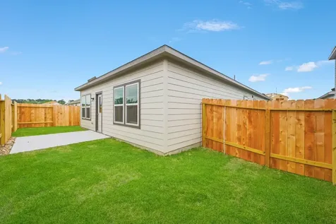 1887 Redwood Lane Dayton TX 77535