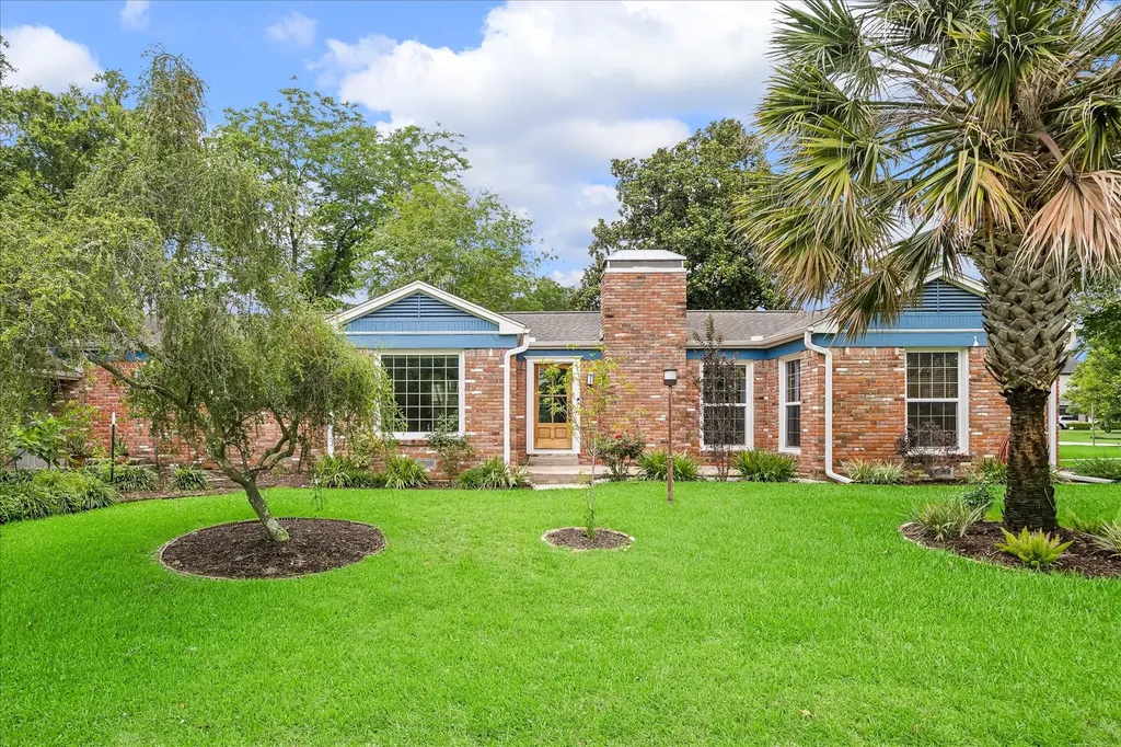701 W 32nd Street W Houston TX 77018