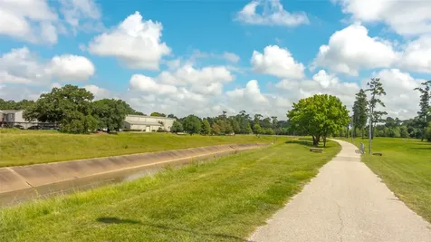 701 W 32nd Street W Houston TX 77018