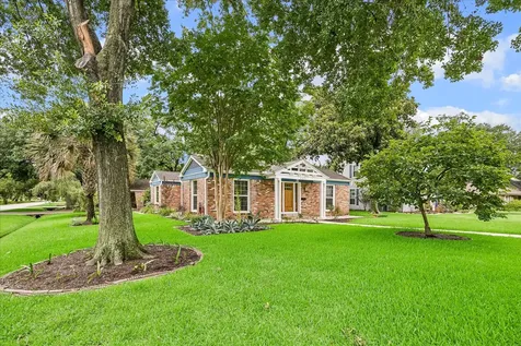 701 W 32nd Street W Houston TX 77018