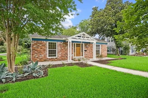 701 W 32nd Street W Houston TX 77018
