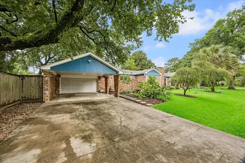 701 W 32nd Street W Houston TX 77018