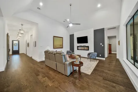 1015 Oak Briar Lane Montgomery TX 77384