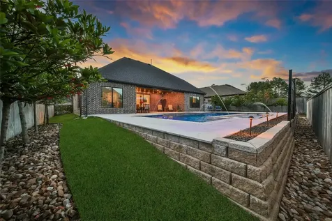 1015 Oak Briar Lane Montgomery TX 77384
