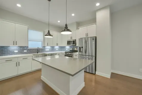 760 W Donovan Street Houston TX 77091