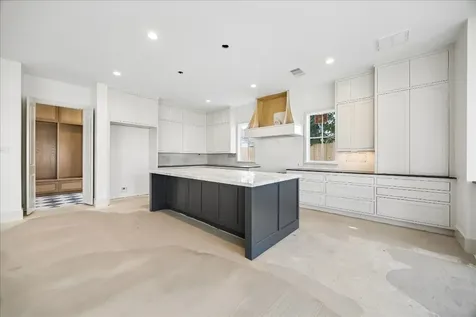1614 Woodcrest Drive Houston TX 77018