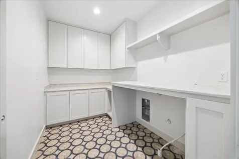 1614 Woodcrest Drive Houston TX 77018