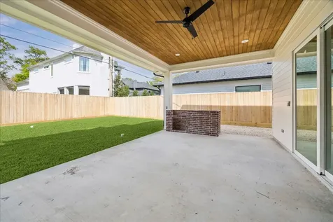 1614 Woodcrest Drive Houston TX 77018
