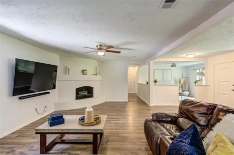 814 County Road 3141 E Cleveland TX 77327