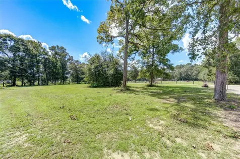 814 County Road 3141 E Cleveland TX 77327